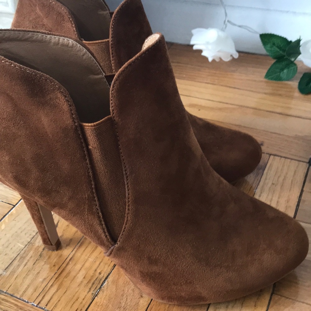 Heeled booties